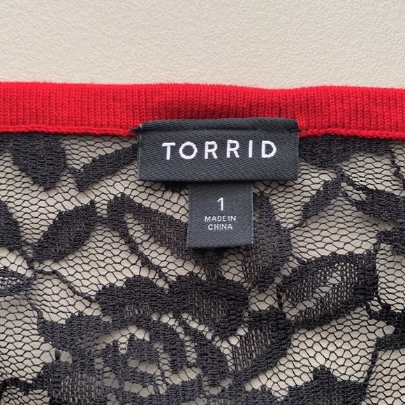 Torrid Pinup Red with Black Lace sweater size 1x - Picture 6 of 7